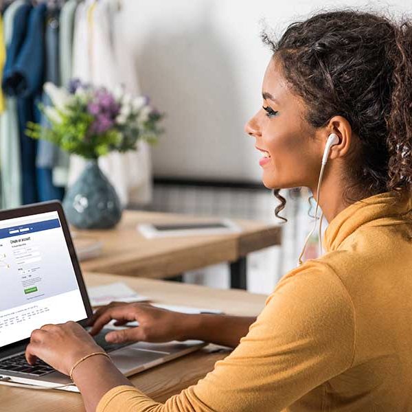 How a freelancer can find more work using Facebook groups