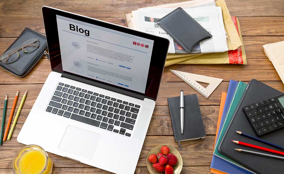 Is blogging the same as a full-time freelancing?